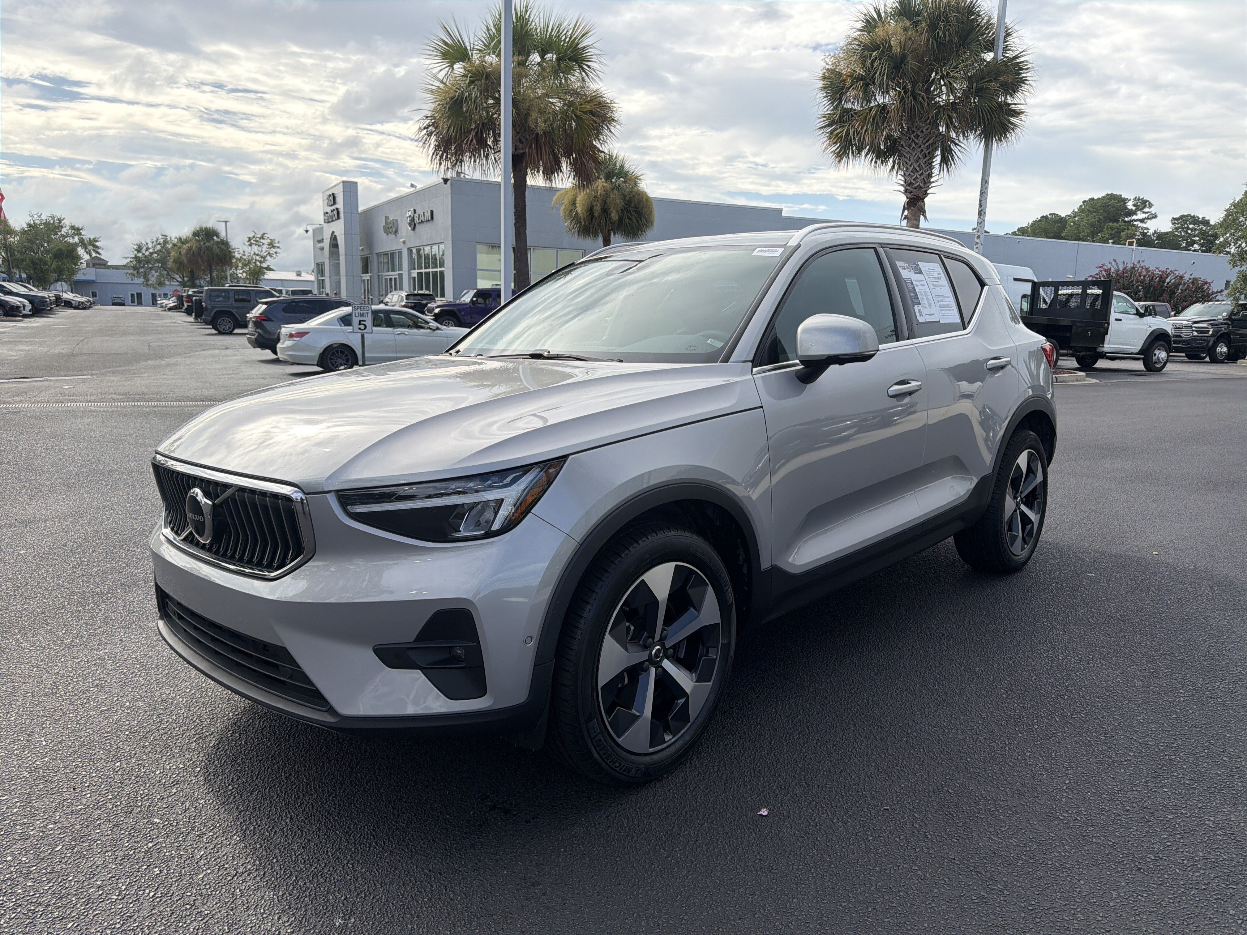 Certified 2023 Volvo XC40 B4 Plus w/ Driver Assist Package FWD image 66