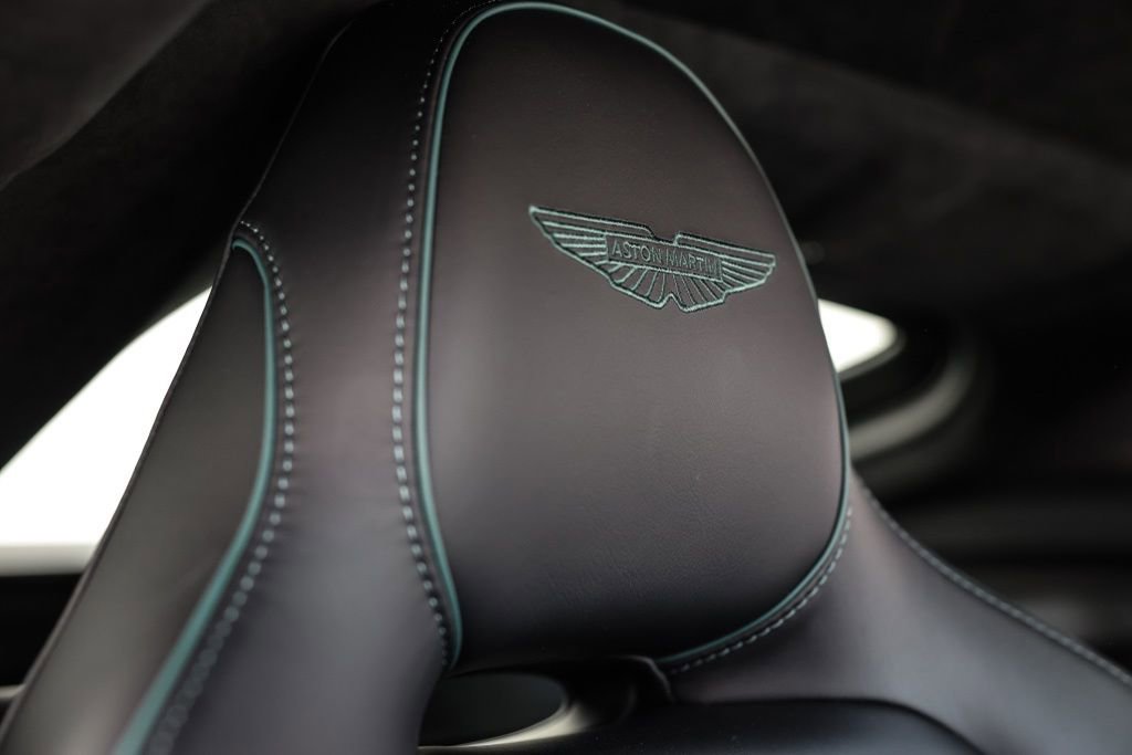 Used 2025 Aston Martin V8 Vantage Coupe image 15