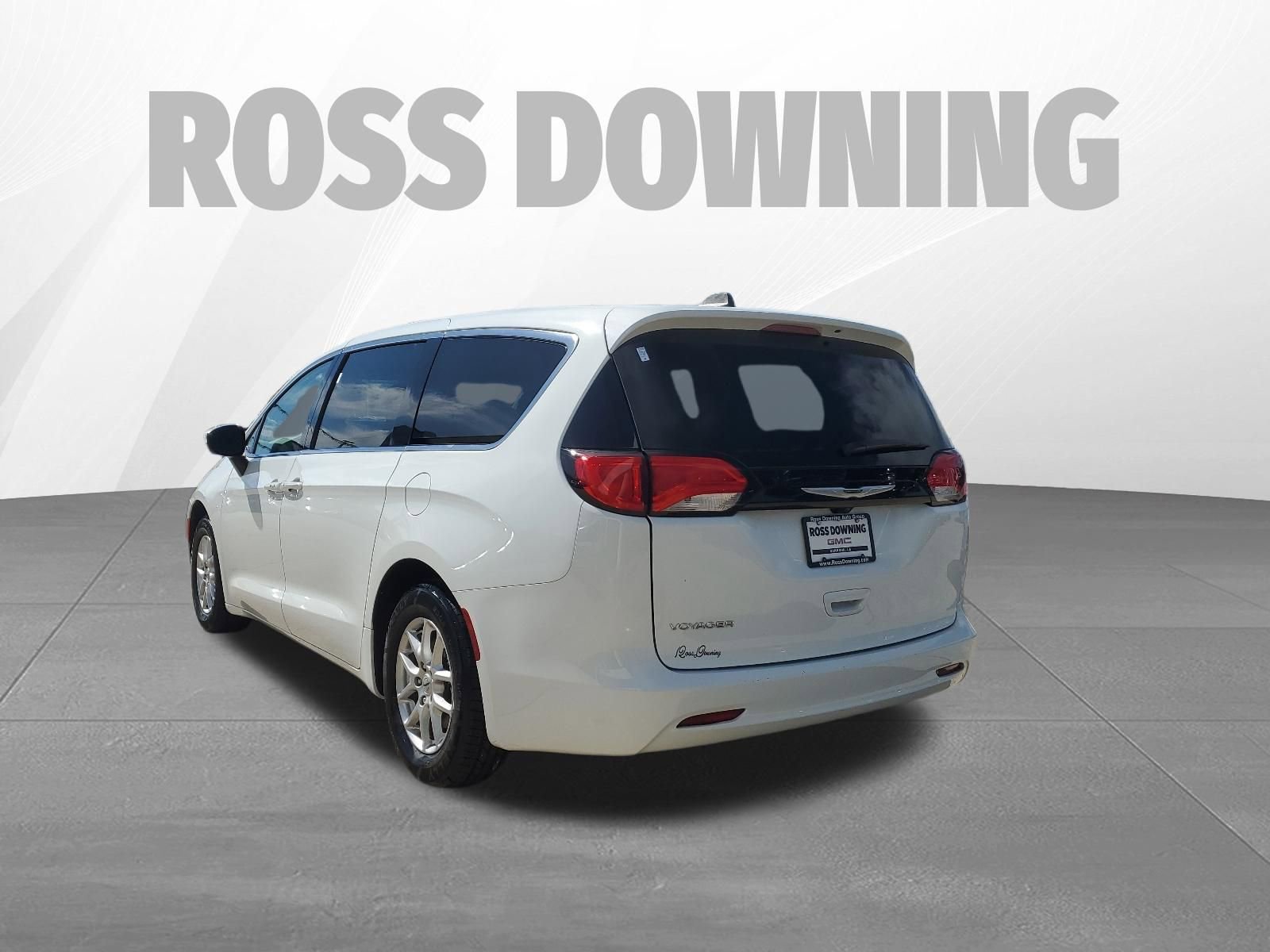 Used 2023 Chrysler Voyager LX image 6