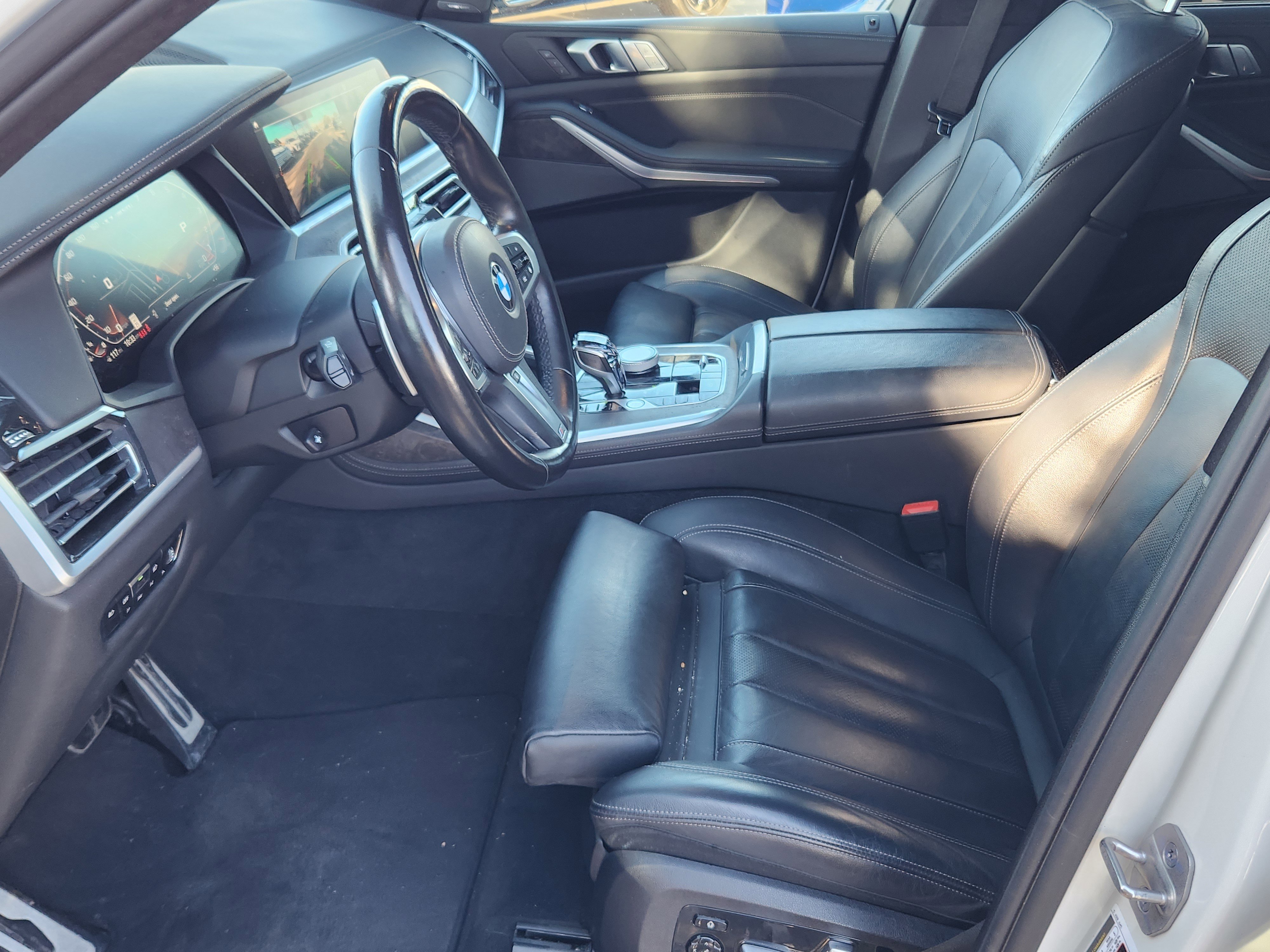 Used 2021 BMW X7 M50i w/ Executive Package image 16