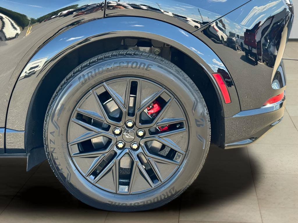 Used 2025 Ford Mustang Mach-E Premium w/ Sport Appearance Package AWD/4WD image 39