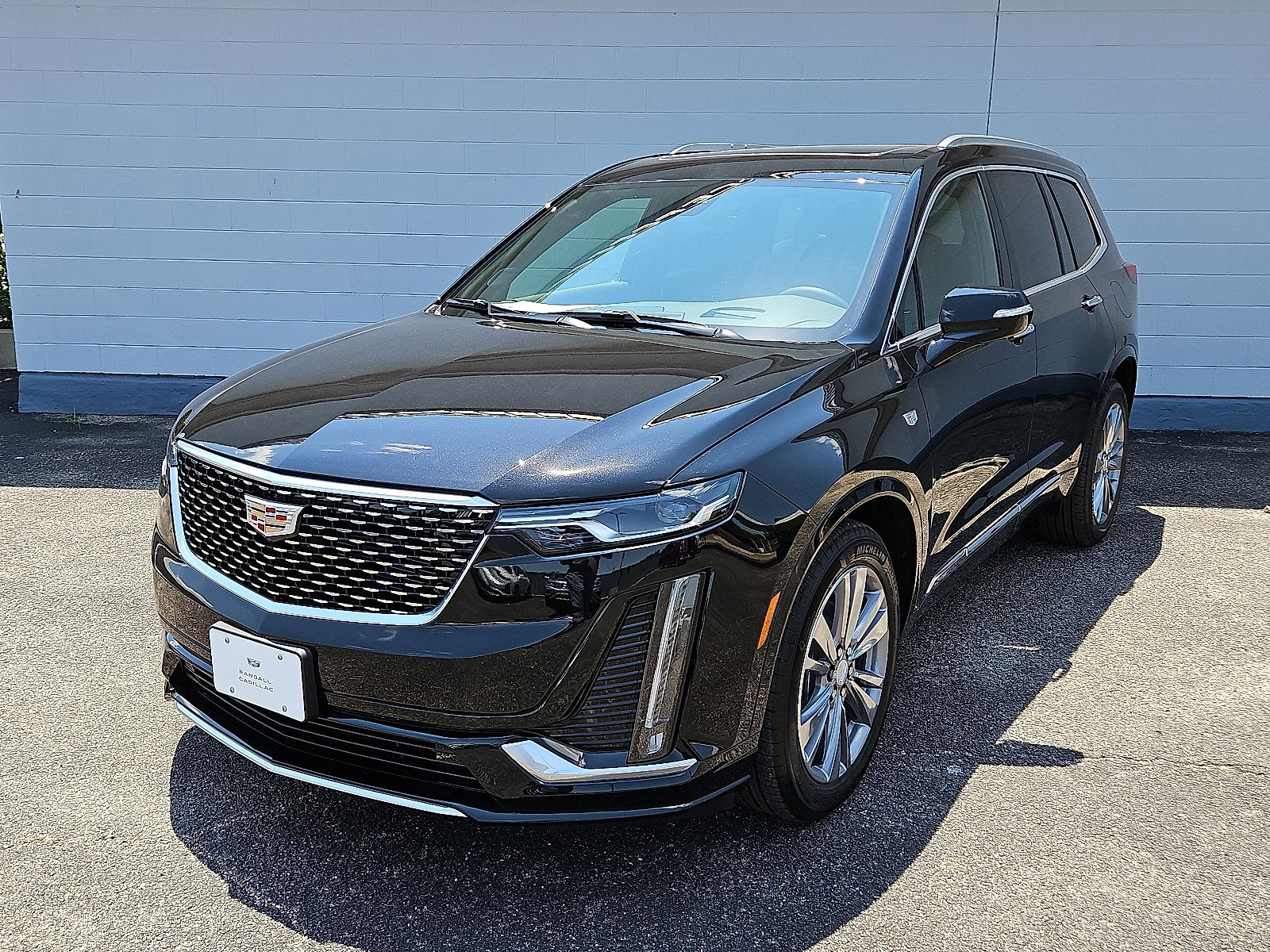 New 2025 Cadillac XT6 Premium Luxury w/ Technology Package