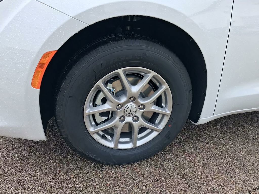 New 2026 Chrysler Voyager LX image 17