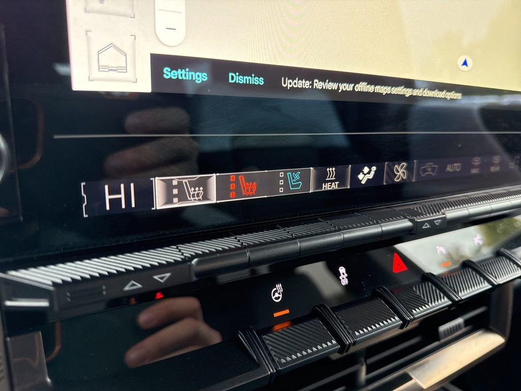 Used 2024 GMC Hummer EV 3X w/ LPO, Illumination Package image 23