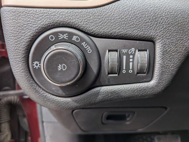 Used 2018 Jeep Cherokee Latitude image 13