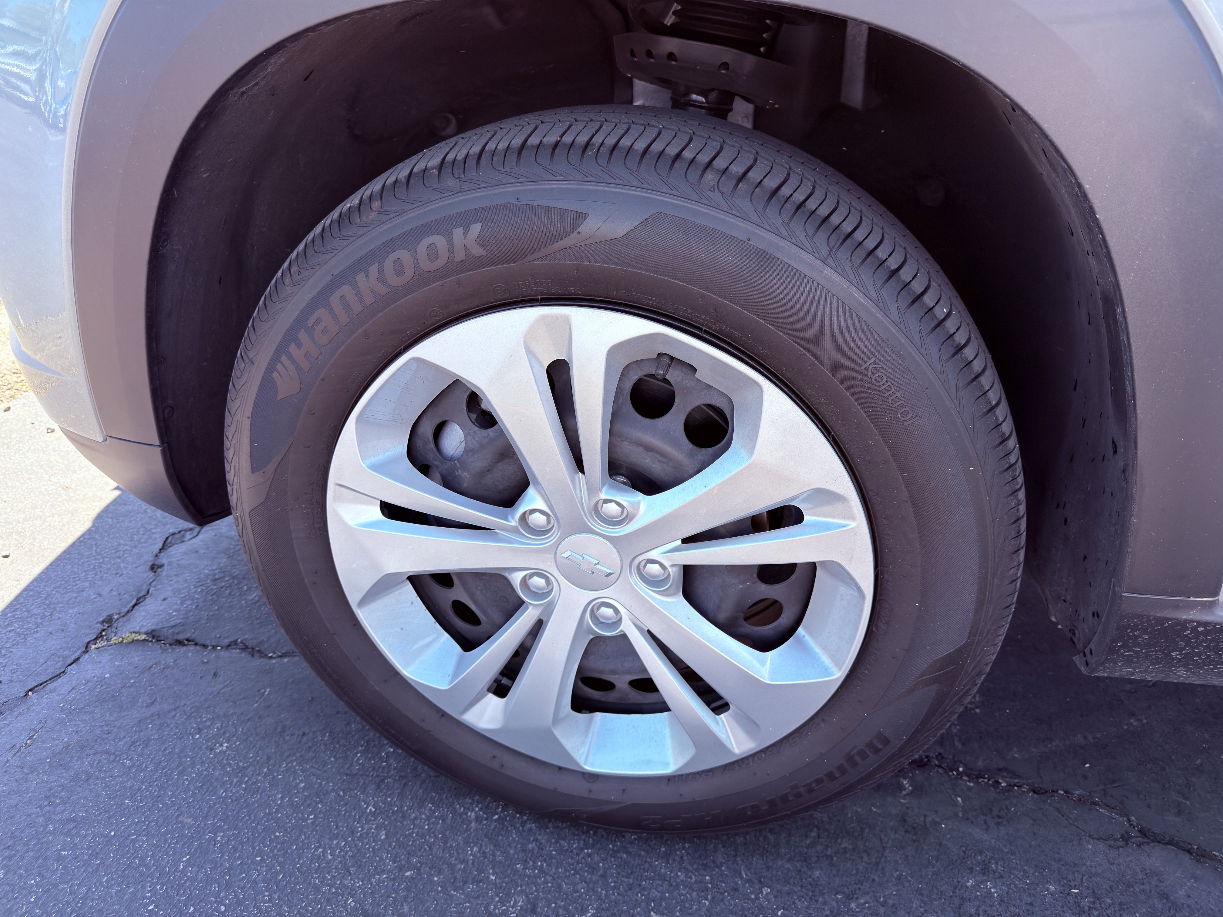 Used 2025 Chevrolet Trax LS FWD image 33