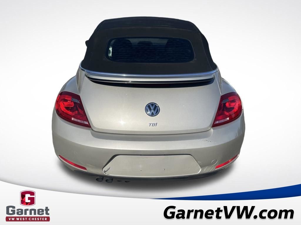 Used 2013 Volkswagen Beetle TDI image 4