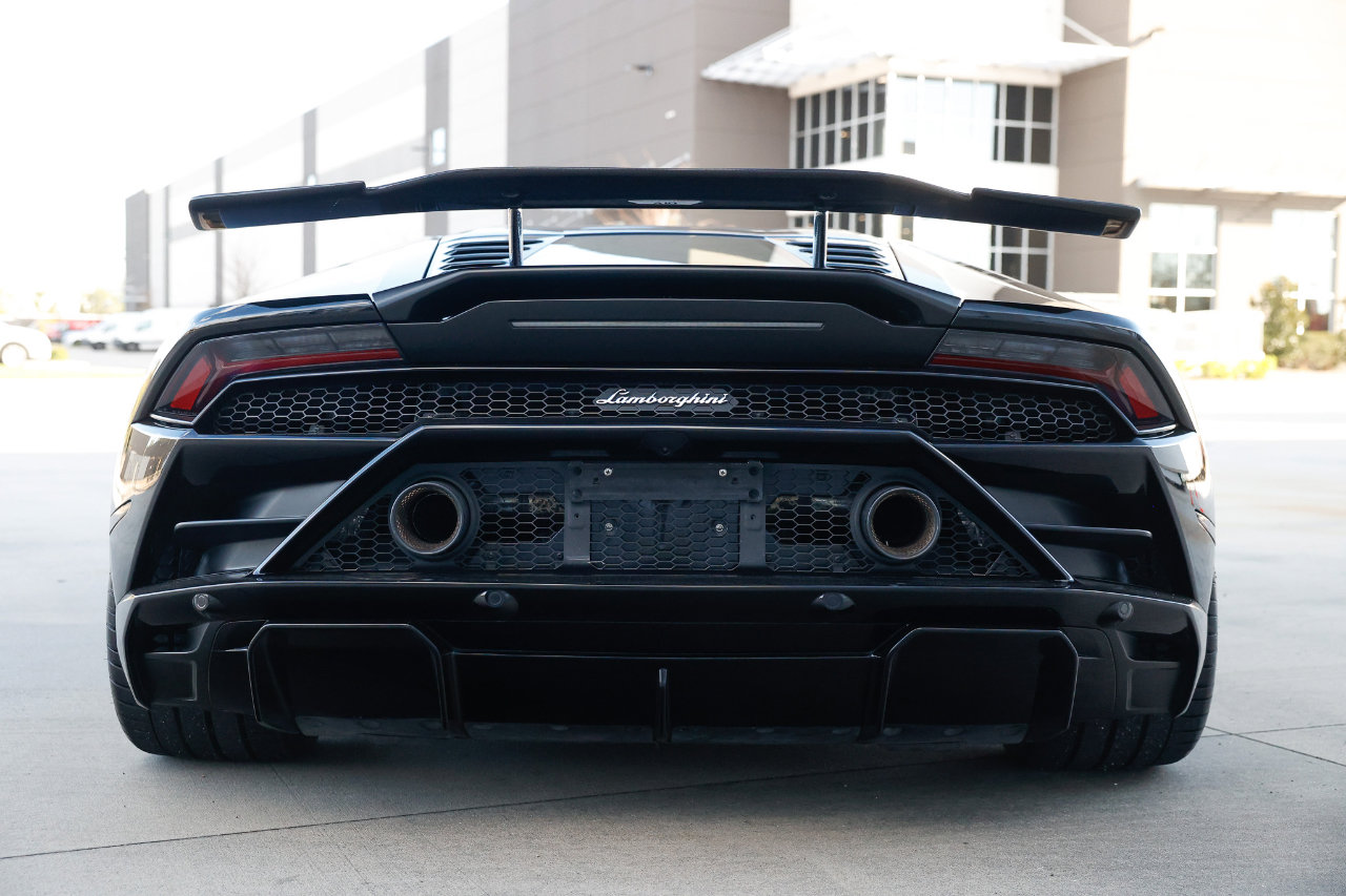 Used 2020 Lamborghini Huracan EVO image 8
