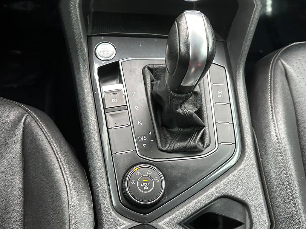 Used 2020 Volkswagen Tiguan SE image 16