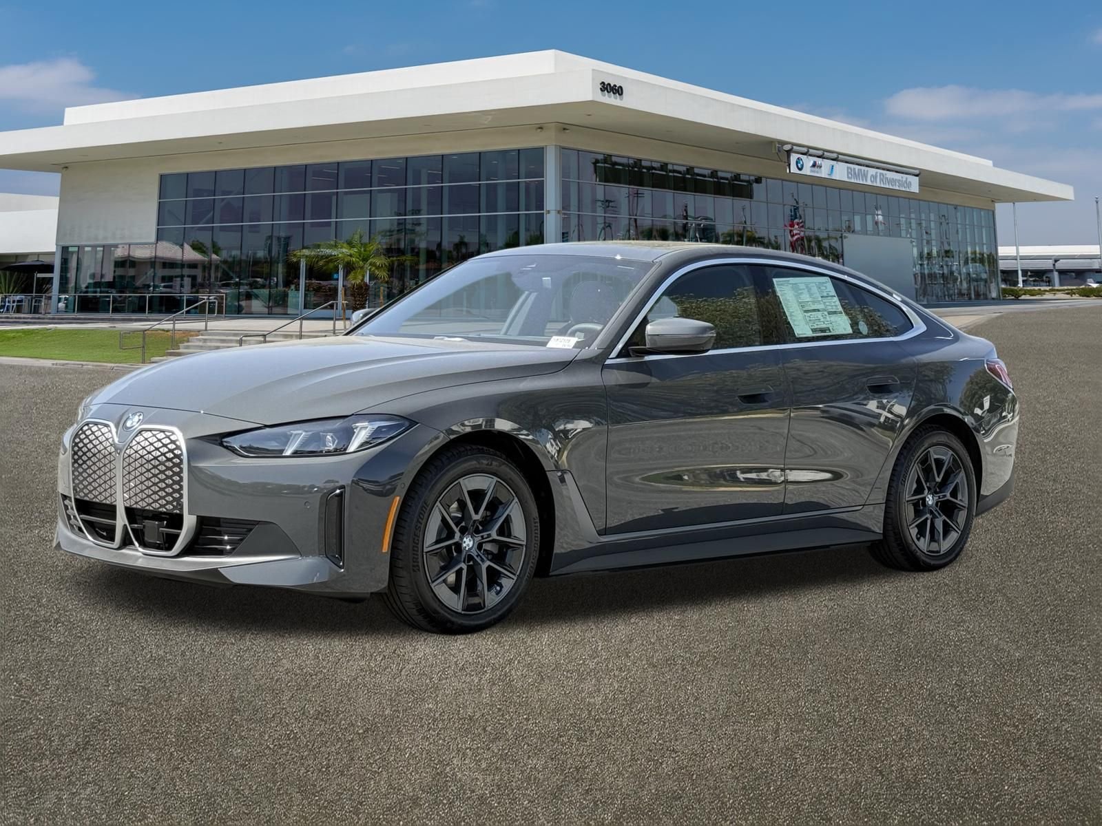 New 2026 BMW i4 eDrive40 w/ Parking Assistance Package RWD image 5
