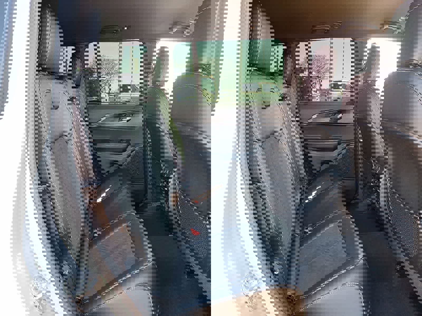 Used 2025 Jeep Grand Cherokee Altitude image 31