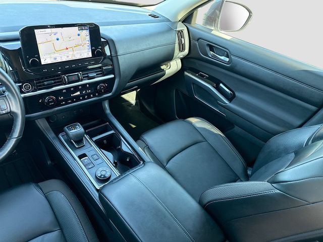 Used 2023 Nissan Pathfinder SL AWD/4WD image 23
