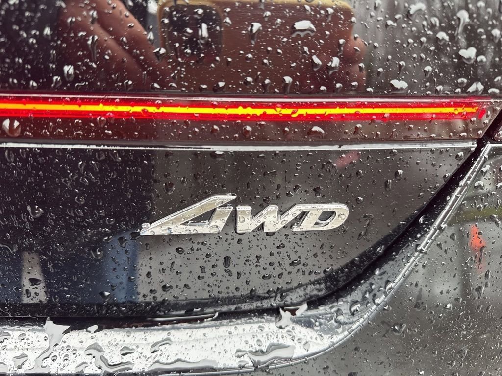 Used 2024 Genesis G90 3.5T AWD/4WD image 11