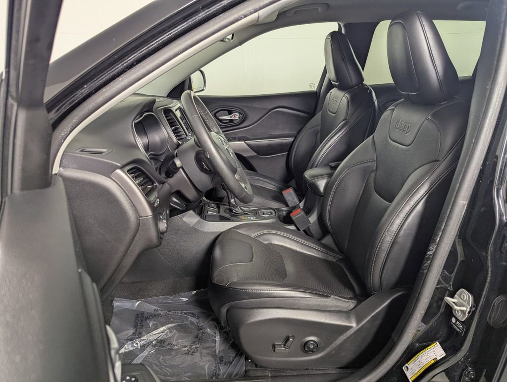 Used 2021 Jeep Cherokee Latitude Lux w/ Comfort/Convenience Group image 14