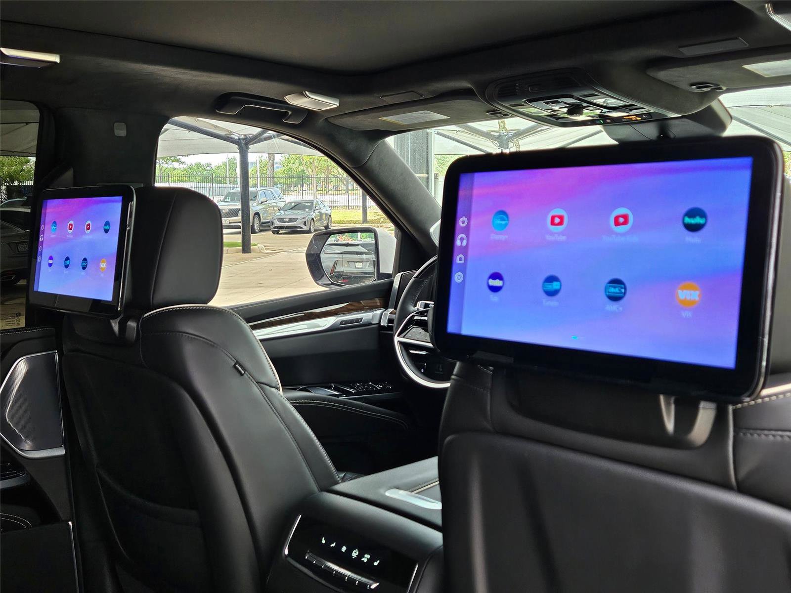Certified 2025 Cadillac Escalade Sport Platinum w/ LPO, Floor Liner Package AWD/4WD image 29