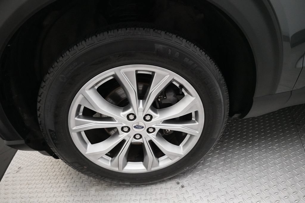 Used 2020 Ford Explorer XLT w/ Equipment Group 202A AWD/4WD image 27