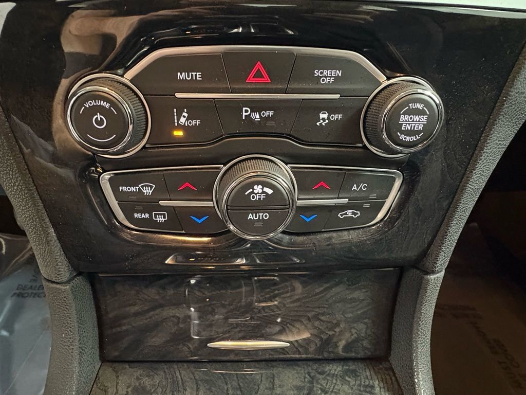 Used 2023 Chrysler 300 Touring L w/ Popular Equipment Group image 18