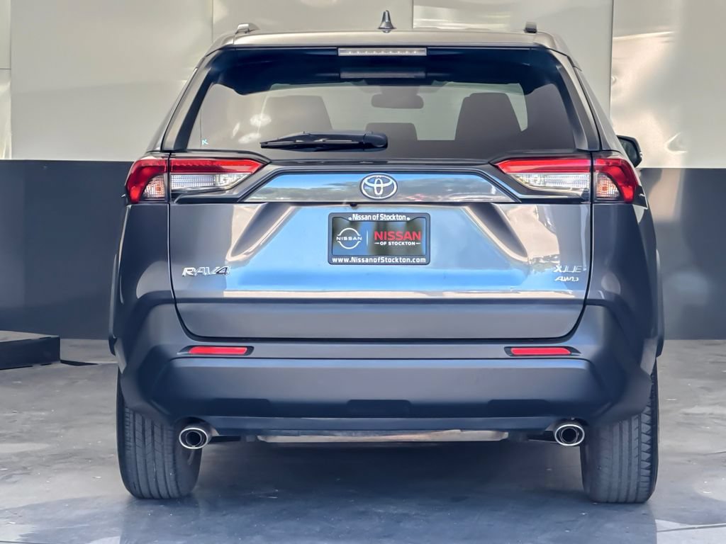 Used 2022 Toyota RAV4 XLE AWD/4WD image 4