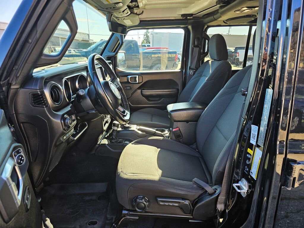 Used 2023 Jeep Wrangler Unlimited w/ Cold Weather Group image 19