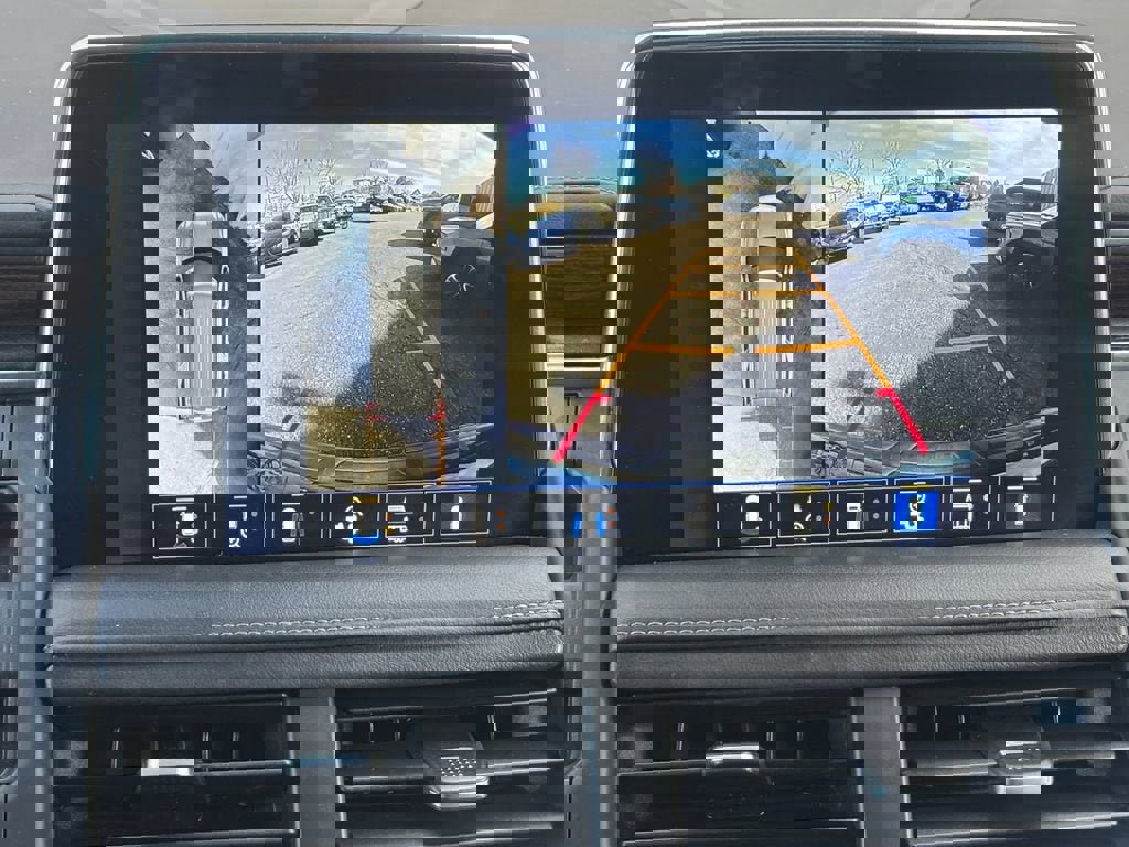 Used 2023 Chevrolet Tahoe Z71 w/ Luxury Package image 18