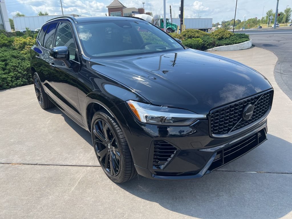 Certified 2024 Volvo XC60 T8 Ultimate w/ Climate Package AWD/4WD image 7