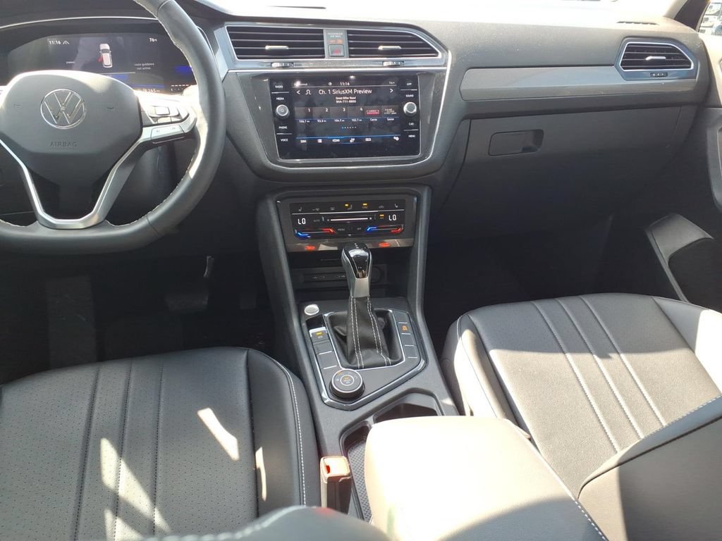 Used 2024 Volkswagen Tiguan SE AWD/4WD image 10