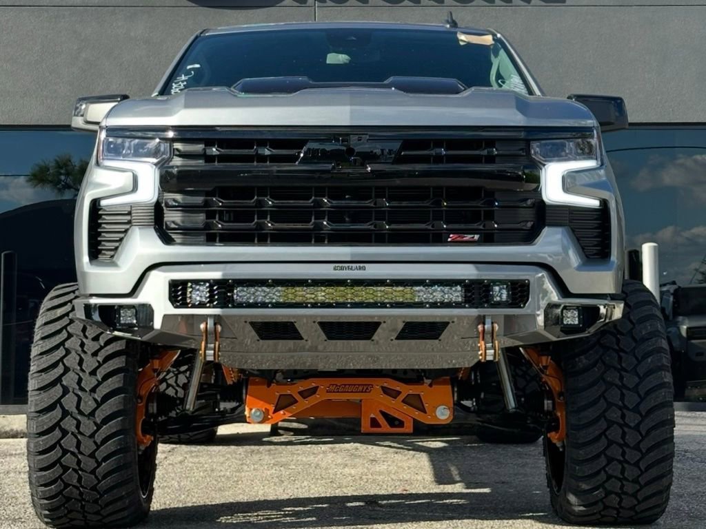 Used 2025 Chevrolet Silverado 1500 LT Trail Boss AWD/4WD image 10