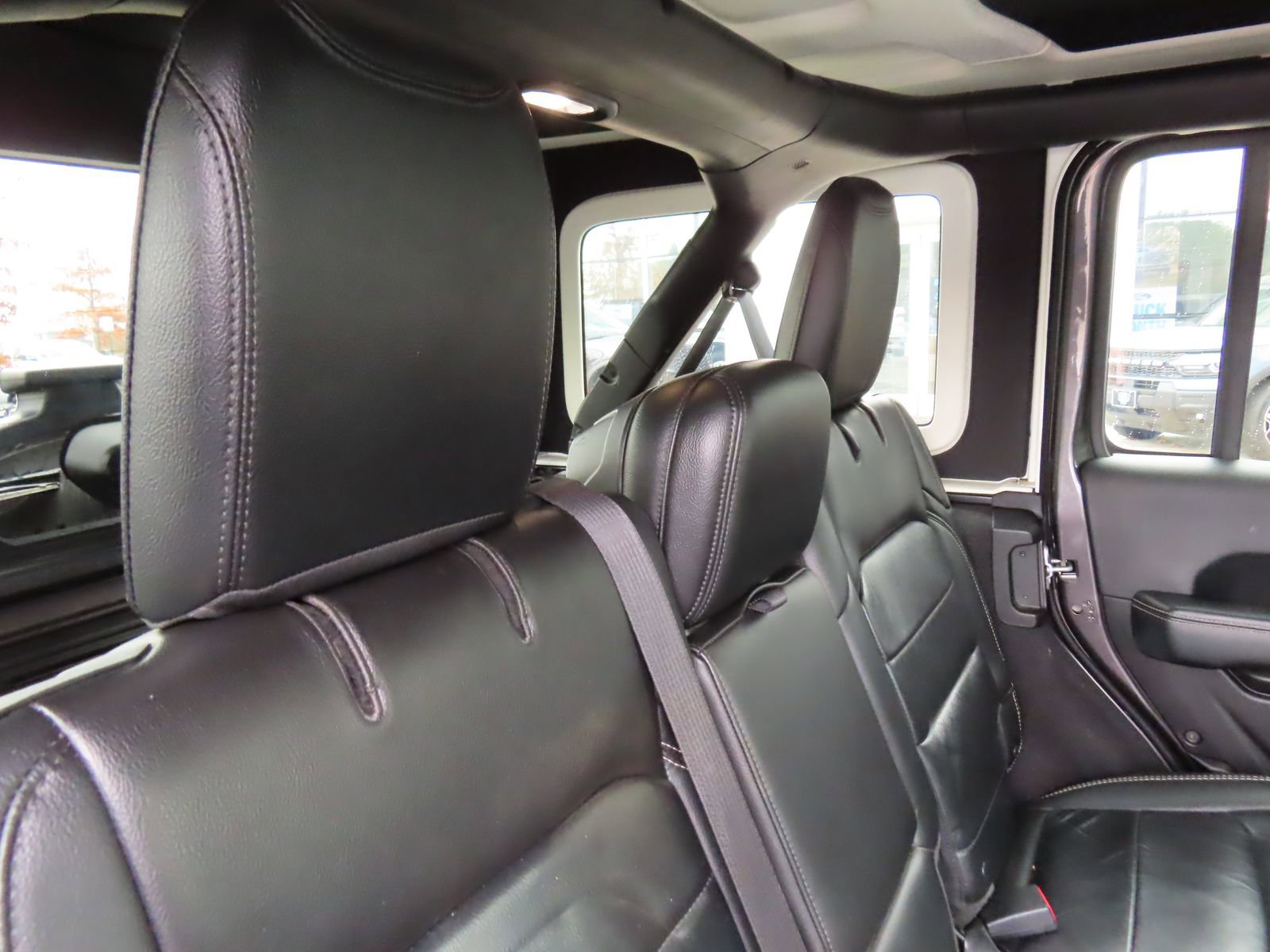 Used 2018 Jeep Wrangler Unlimited Sahara w/ LED Lighting Group image 33