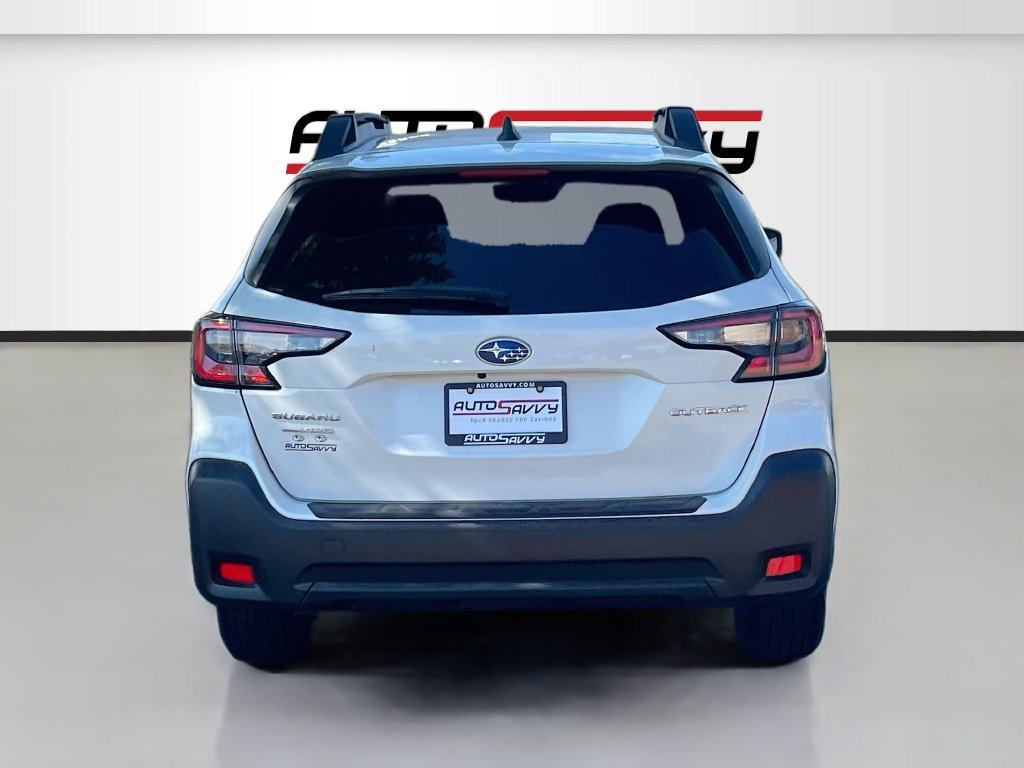 Used 2025 Subaru Outback Premium AWD/4WD image 6