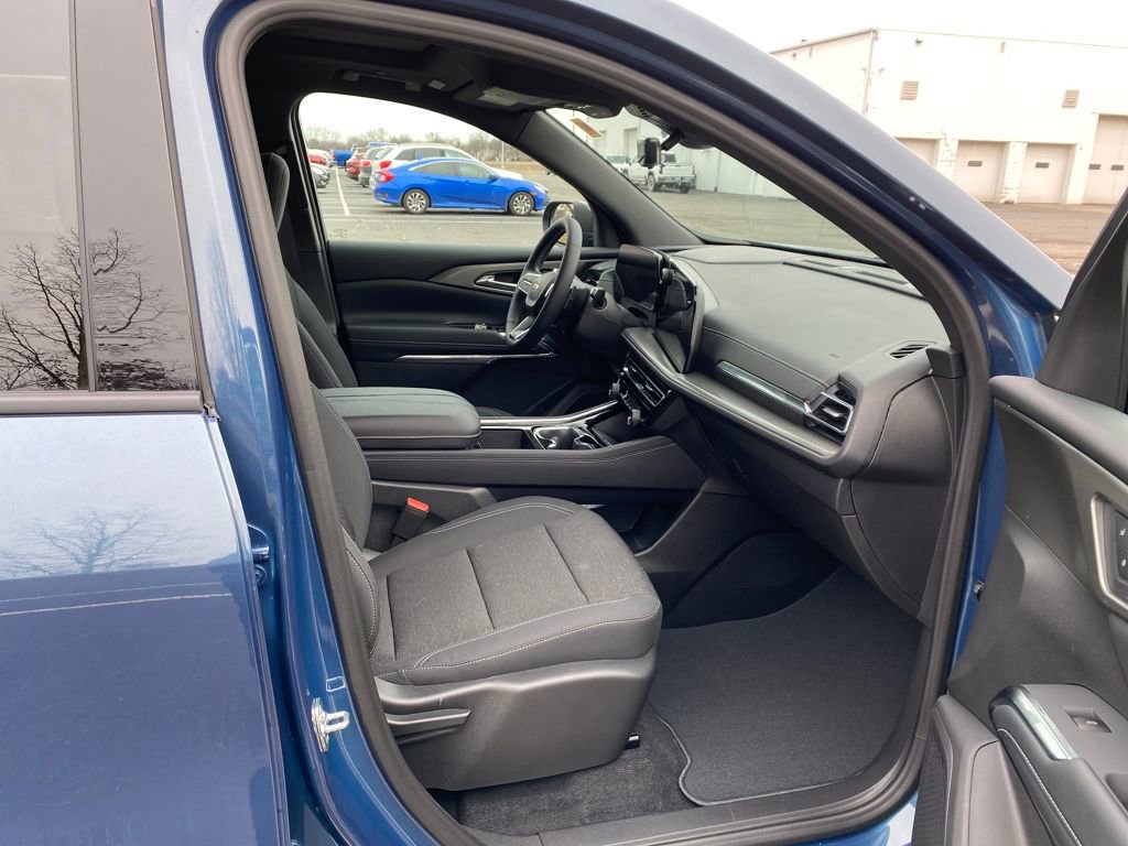 New 2026 Chevrolet Traverse LT w/ Sun and Wheel Package image 12