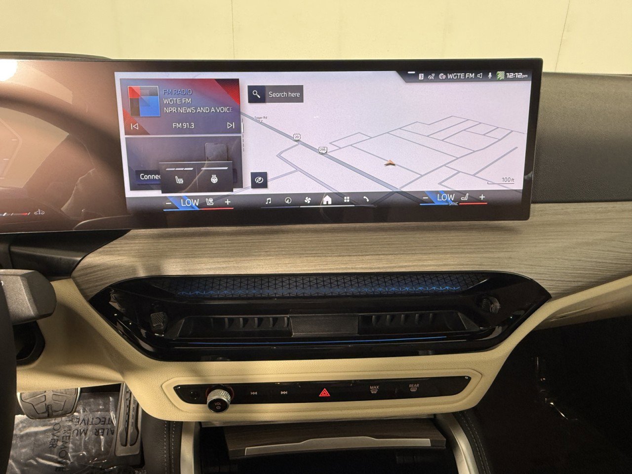 Used 2025 BMW 440i xDrive Coupe w/ Premium Package image 19