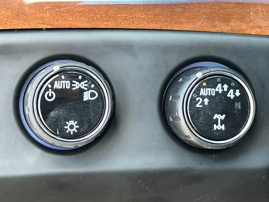 Used 2019 Cadillac Escalade Premium Luxury AWD/4WD image 19