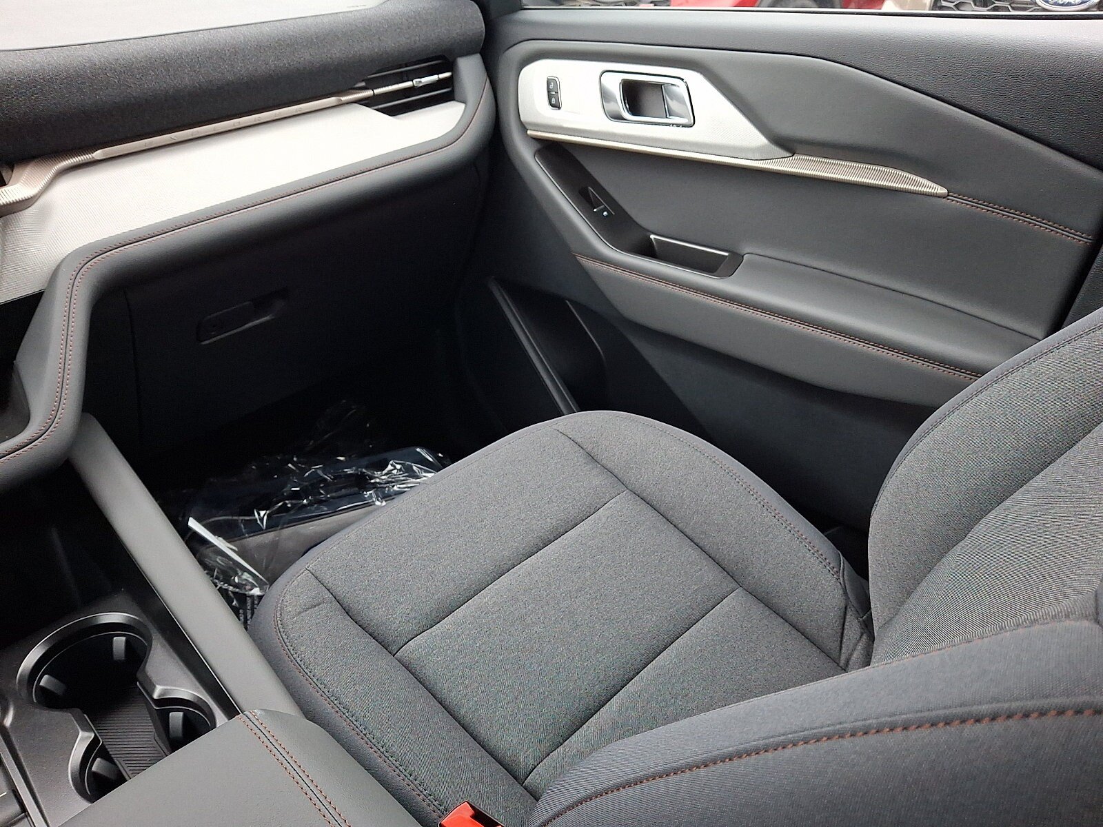 New 2026 Ford Explorer Active RWD image 9