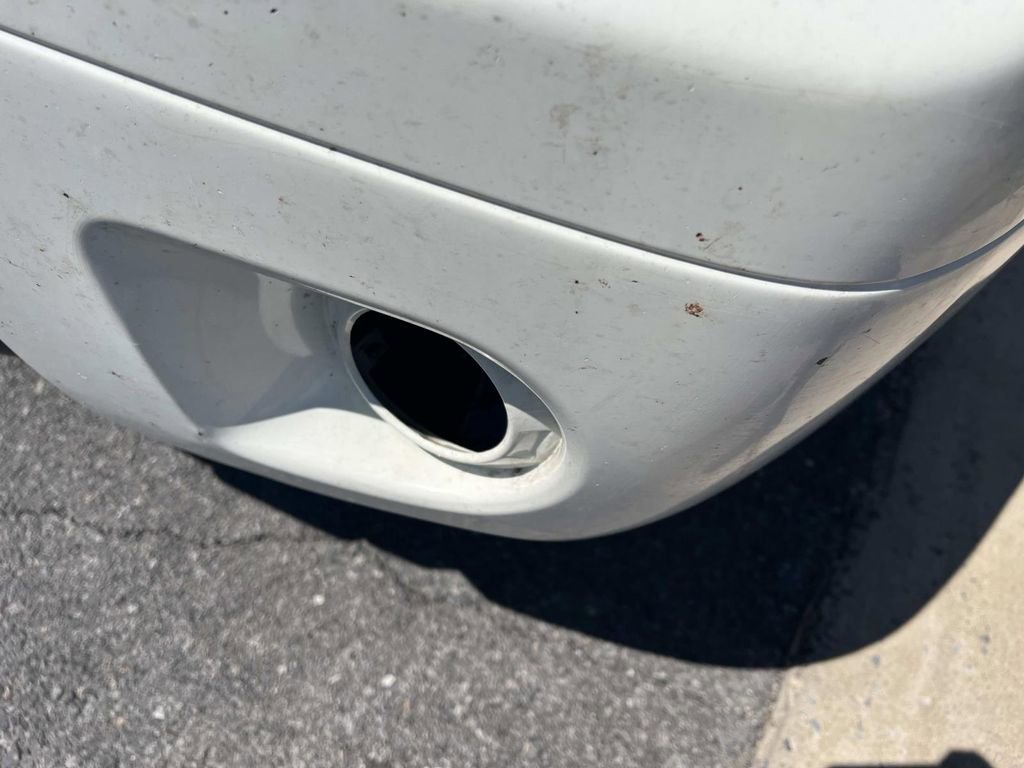 Used 2016 Nissan Frontier SV w/ SV Value Truck Package AWD/4WD image 4