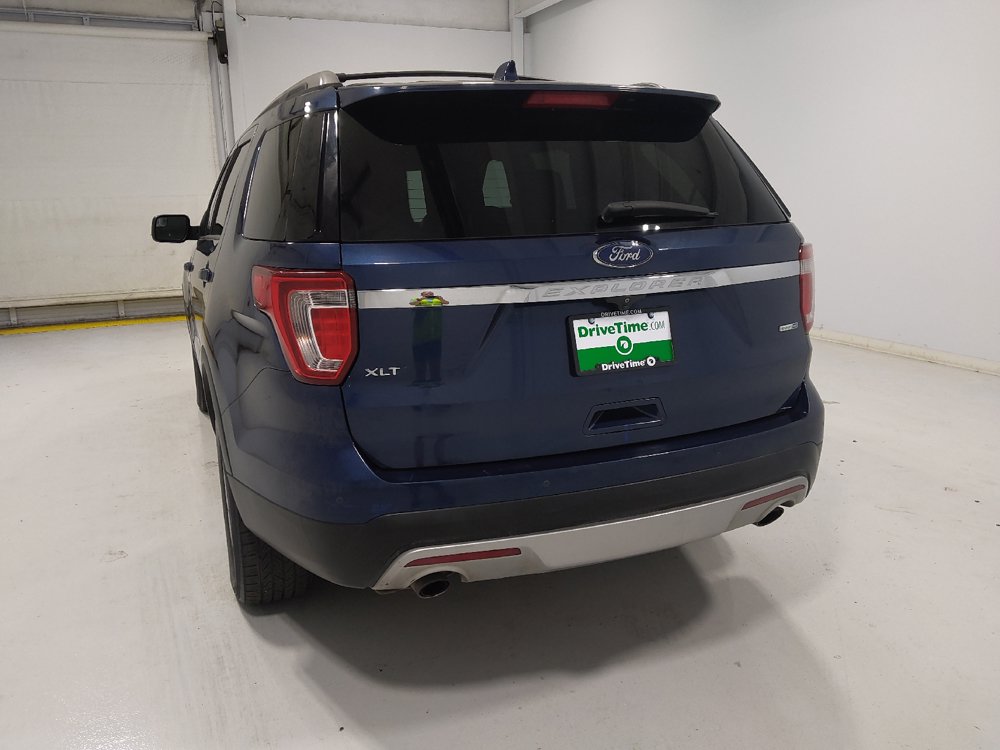 Used 2017 Ford Explorer XLT w/ Equipment Group 202A AWD/4WD image 6