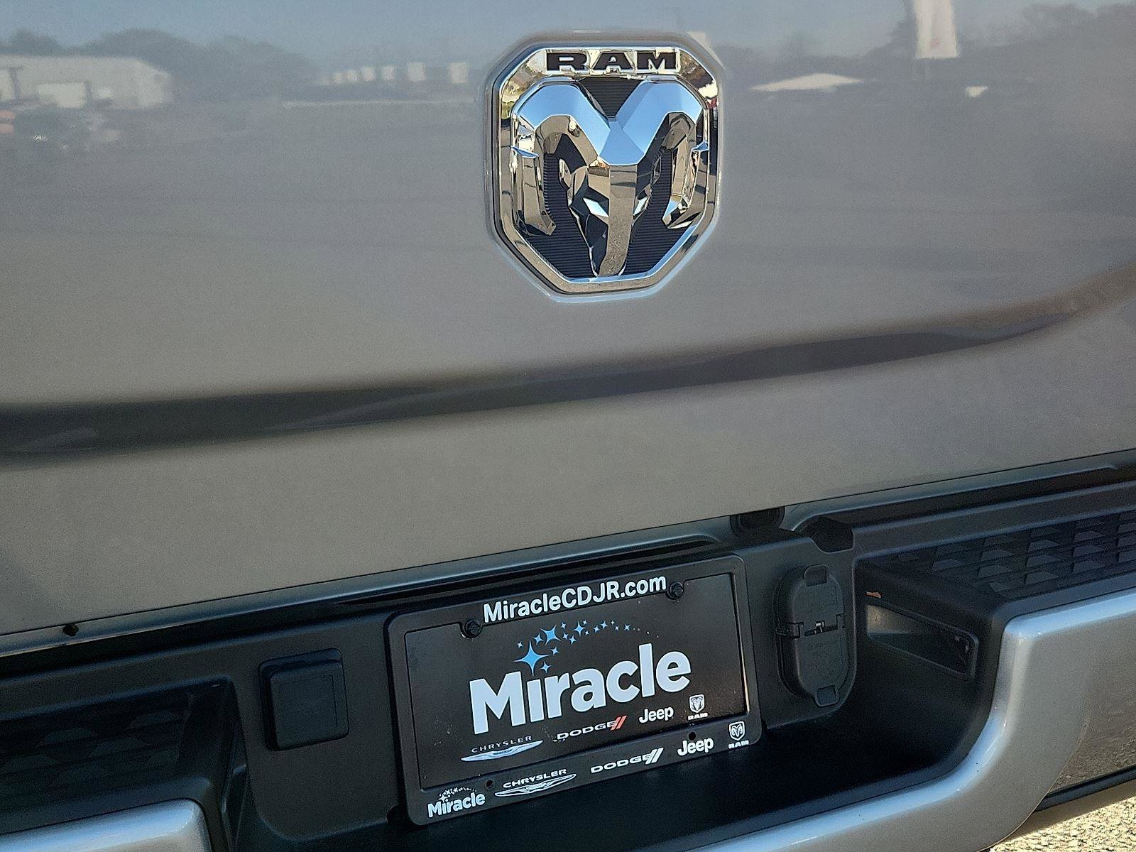 Certified 2022 RAM 3500 Laramie image 28