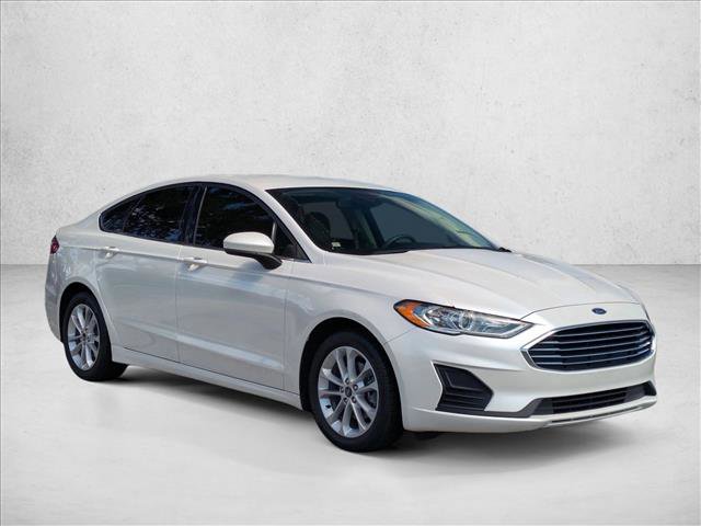 Used 2020 Ford Fusion SE image 3