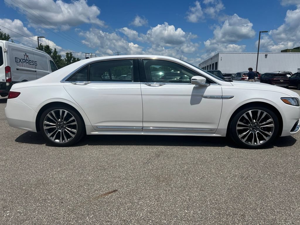 Used 2019 Lincoln Continental Select w/ Continental Climate Package AWD/4WD image 5