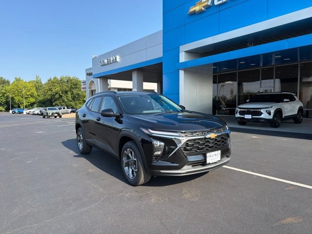 New 2026 Chevrolet Trax LT w/ LT Convenience Package FWD image 2