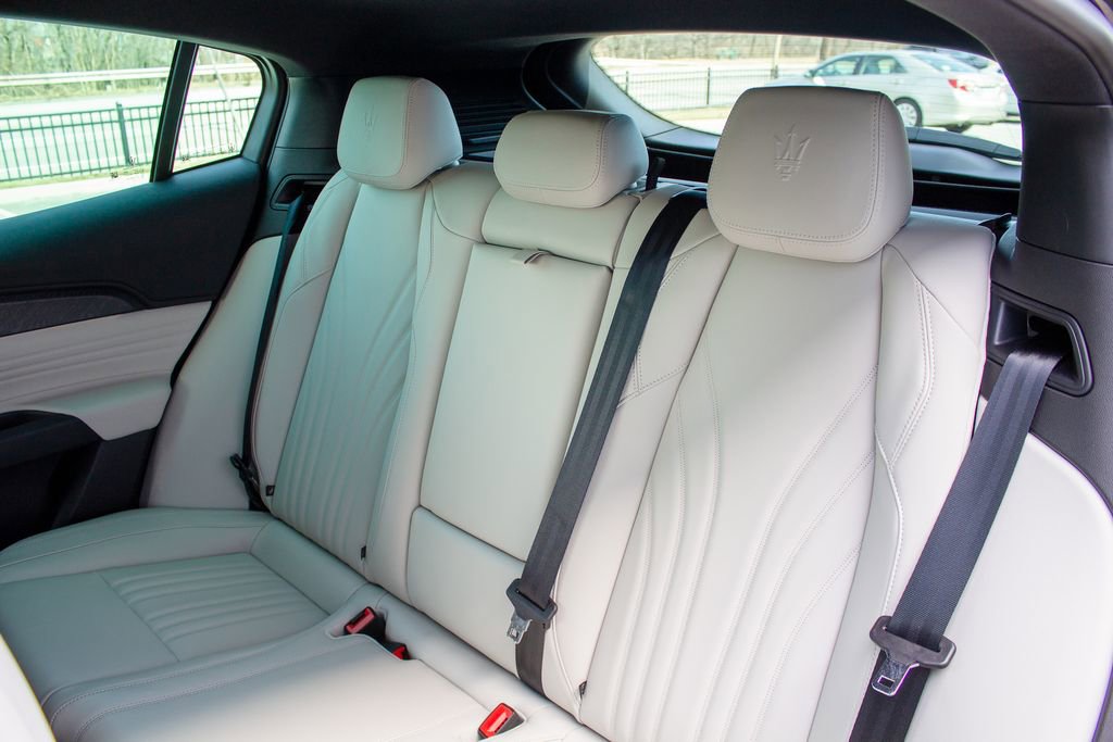 Used 2024 Maserati Grecale GT image 21