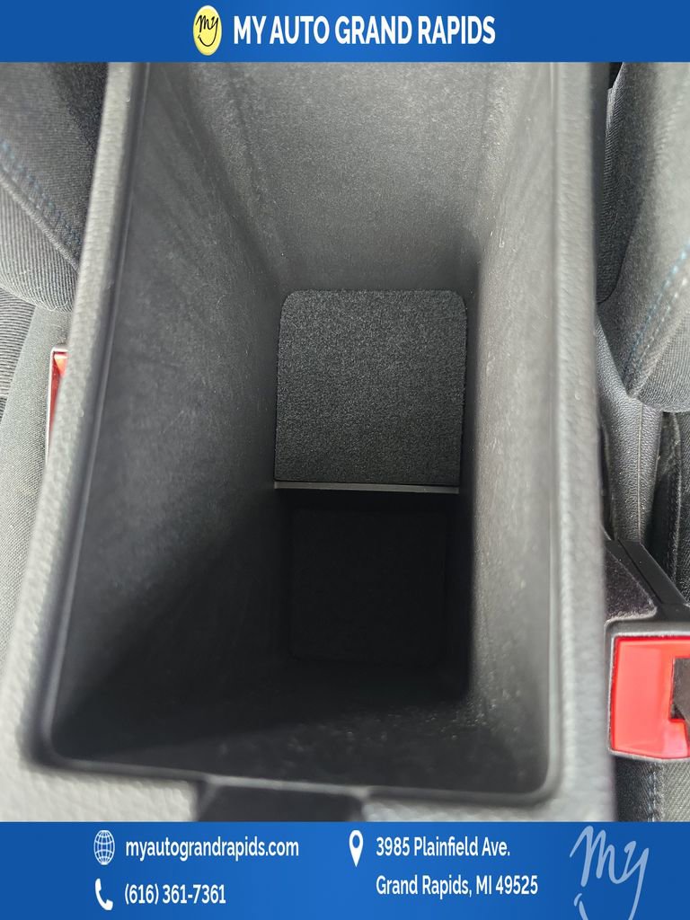 Used 2016 Chevrolet Cruze LT w/ Convenience Package FWD image 37