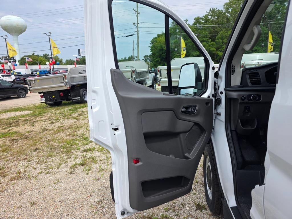 New 2026 Ford Transit 250 Low Roof RWD image 11