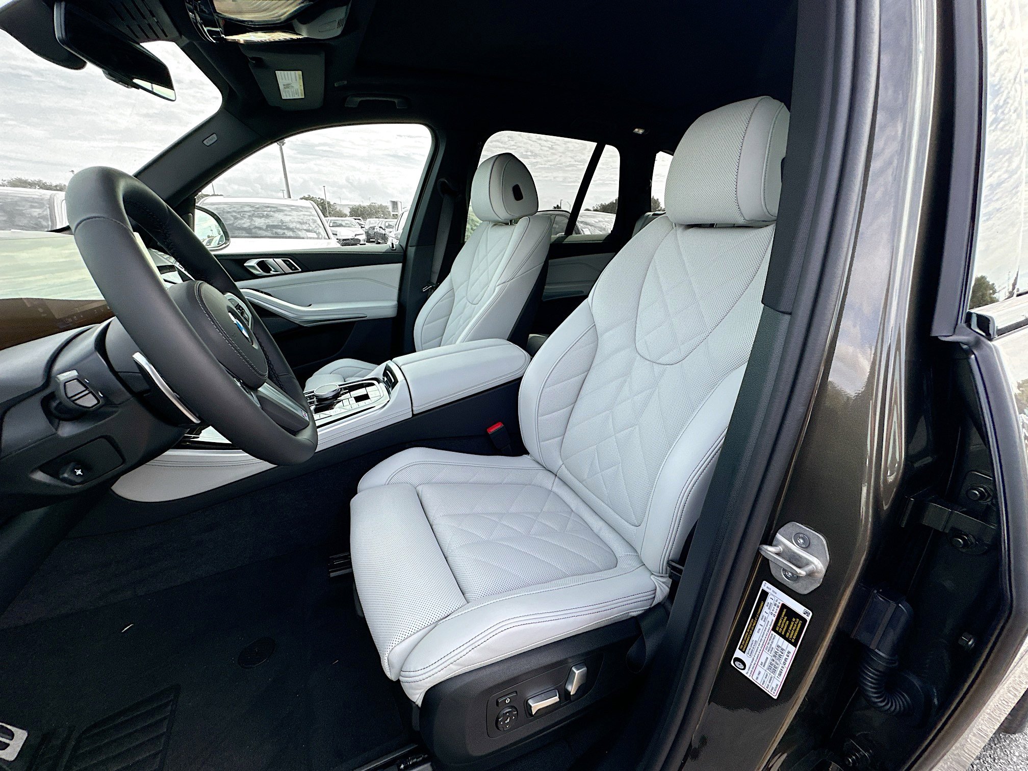 New 2026 BMW X5 sDrive40i w/ M Sport Package image 15