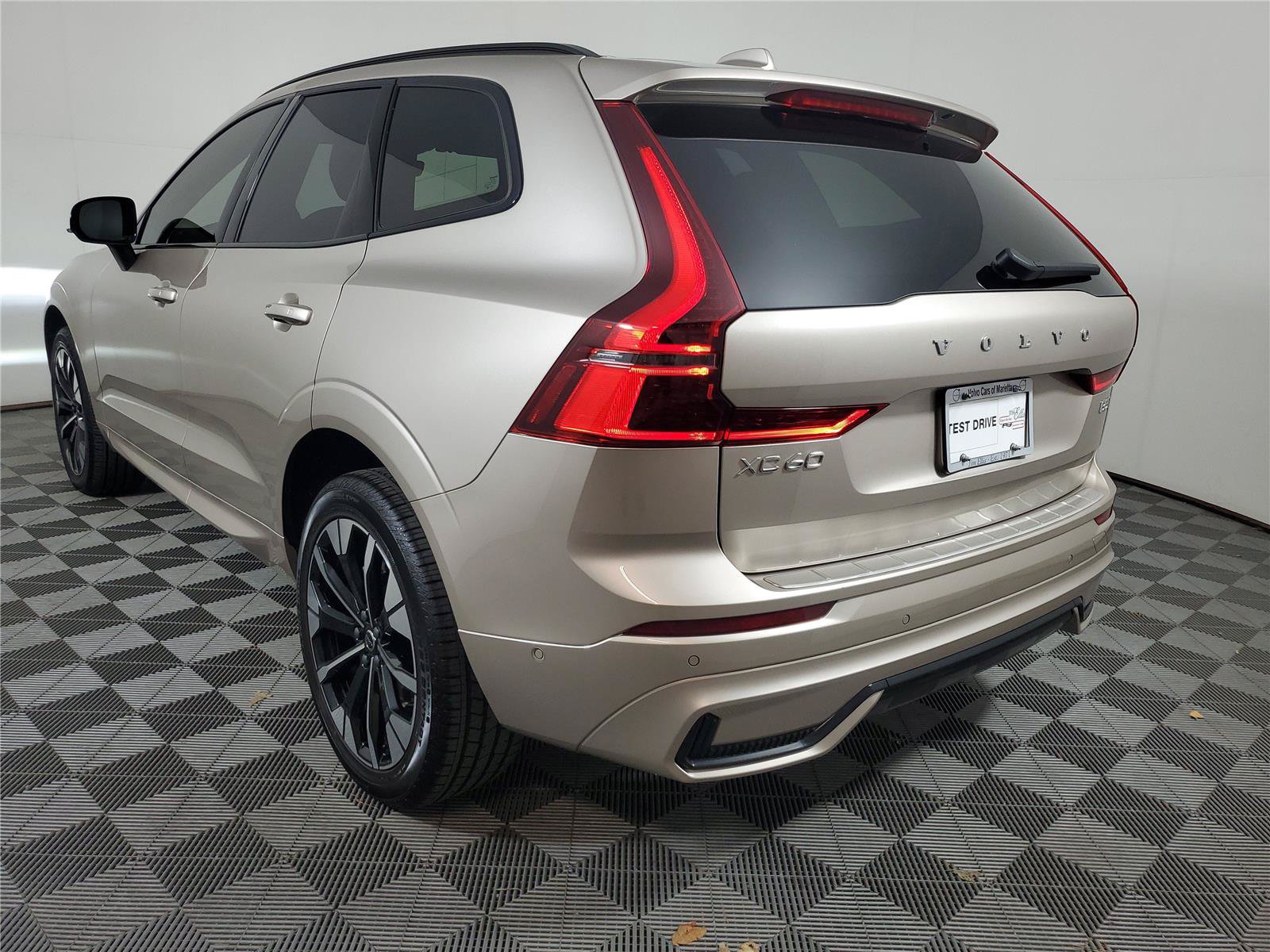 Certified 2026 Volvo XC60 B5 Plus w/ Protection Package Premier AWD/4WD image 4