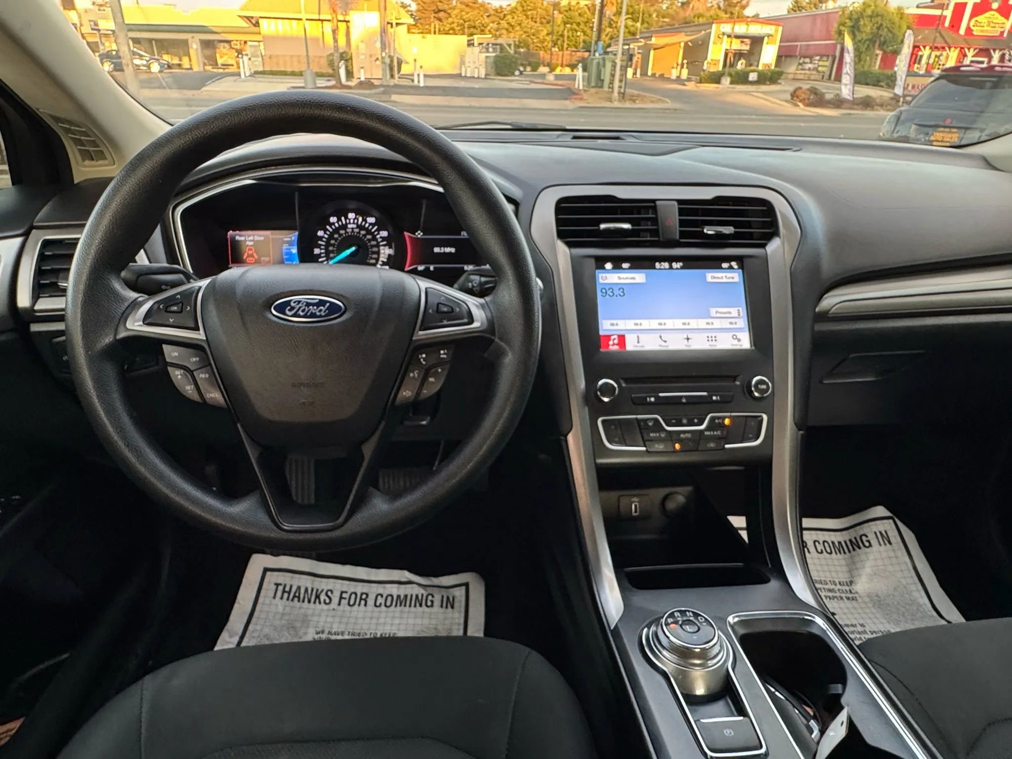 Used 2017 Ford Fusion SE w/ Fusion SE Technology Package FWD image 20