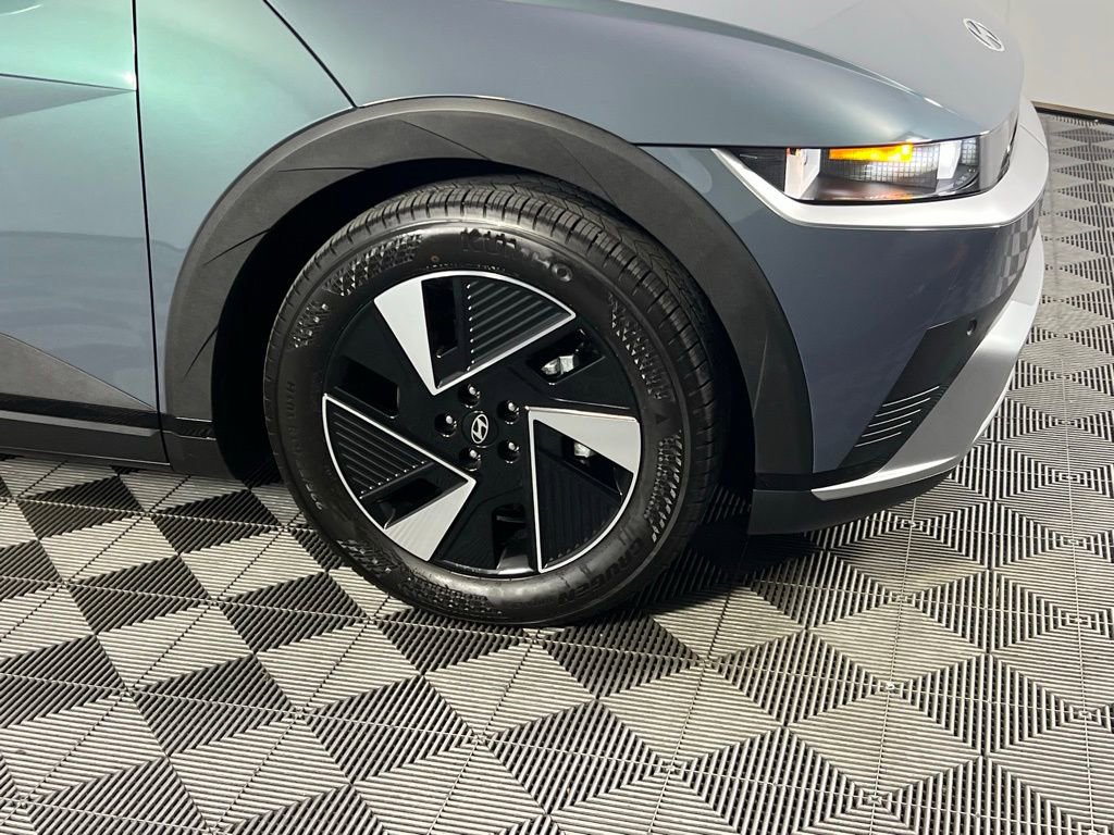 Used 2025 Hyundai Ioniq 5 SEL image 12