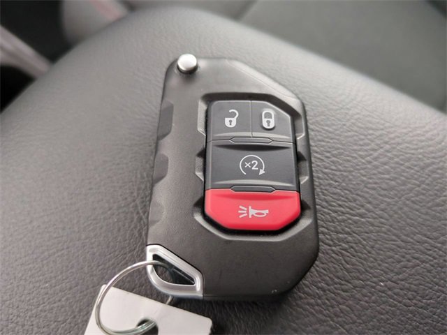 Used 2024 Jeep Wrangler Unlimited Rubicon w/ Technology Group image 29