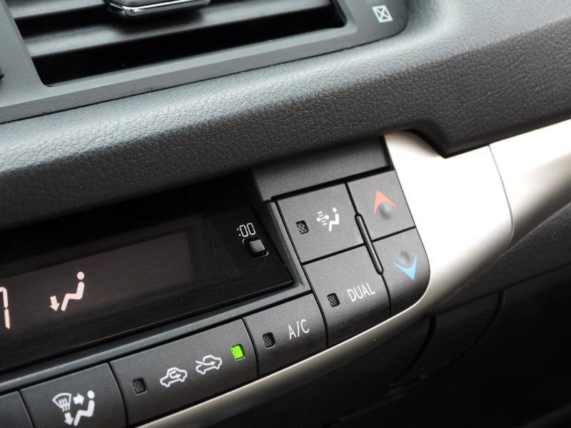 Used 2013 Lexus CT 200h w/ Premium Pkg w/Backup Camera image 41