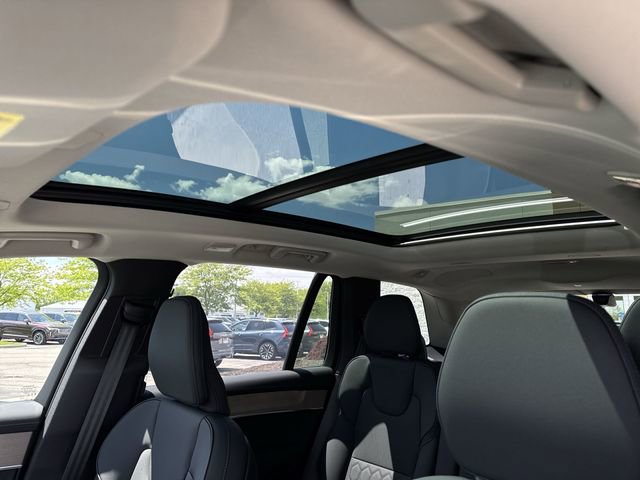 New 2026 Volvo XC90 T8 Plus w/ Protection Package Premier AWD/4WD image 19