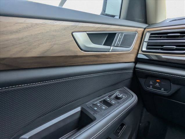 New 2026 Volkswagen Atlas SE image 10